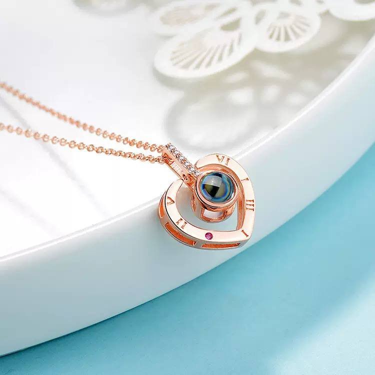 قلادة عدسة (امي الغالية)